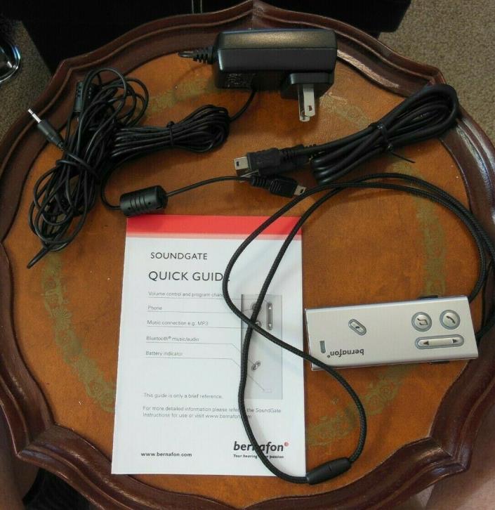 BERNAFON SOUNDGATE BLUETOOTH STREAMER FOR HEARING AIDS WORKING MIKE INCLUDED