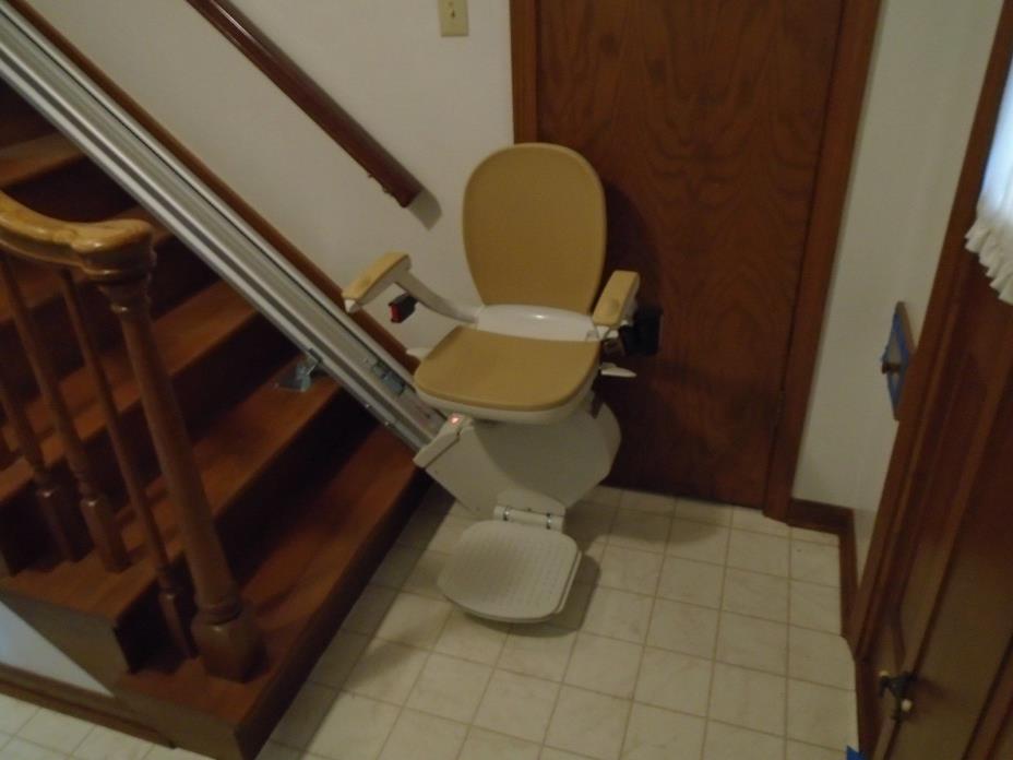 ACORN SUPERGLIDE 130 Stairlift with 2 remotes