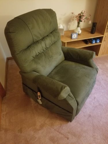 Golden Monarch 3 Position Electric Recliner Power Lift Chair PR-355M Used. Green