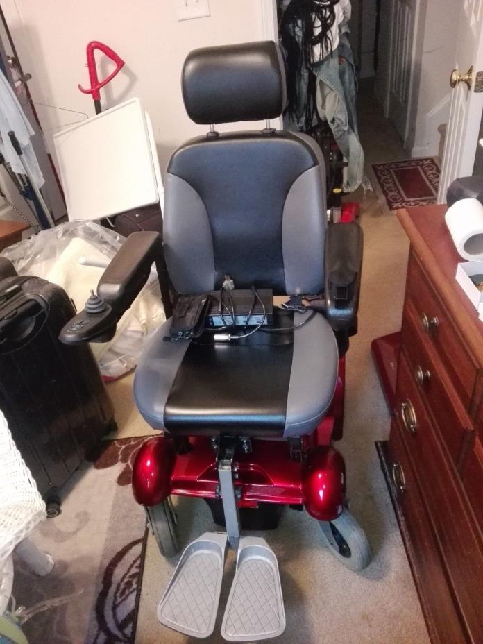 EVEREST Power Wheelchair Used (Small repair on arm rest)