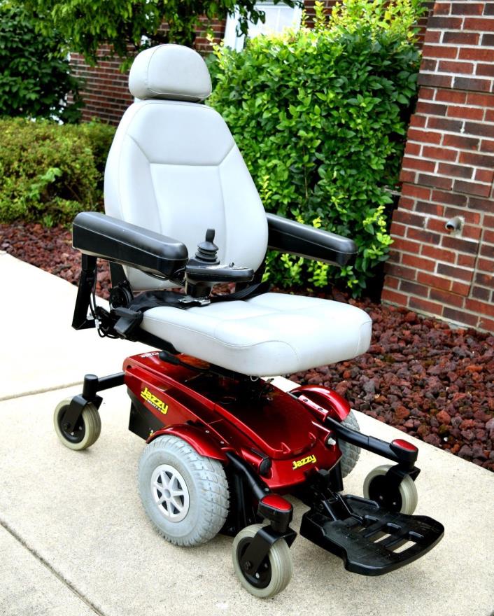 mobility scooter power chair Jazzy Select 6 new batteries mint condition nice