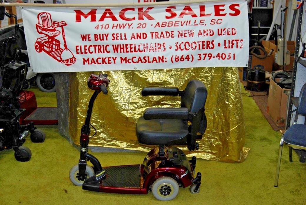 Invacare Zoom 220 Electric Foldable Scooter Wheelchair - NEW BATTERIES!!!