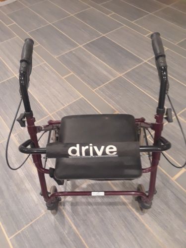 DRIVE 301PSRN Rolling walker with seat