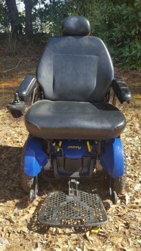 Jazzy Elite Power Chair. (Good Batteries) blue oversized powerchair 450lb limit