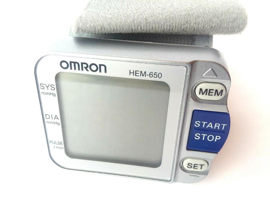 Blood Pressure Wrist Monitor Omron HEM-650 Digital Automatic with Hard Case