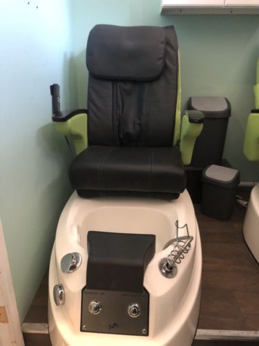 2 Whalespa Pedicure Chairs With Massage