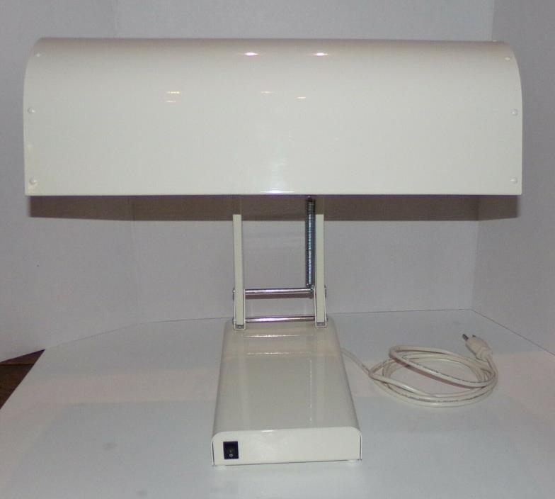 Sadelite Northern Light Technologies Light Therapy Desk Lamp - VGC Works Great