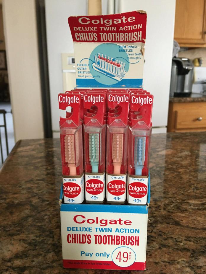 ANTIQUE, COLGATE DELUXE TWIN ACTION CHILDS TOOTHBRUSH CASE OF 12 BRAND NEW NICE