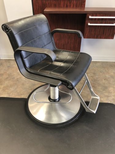 Set Of 6 Belvedere Scroll Styling Chair and Hydraulic Base