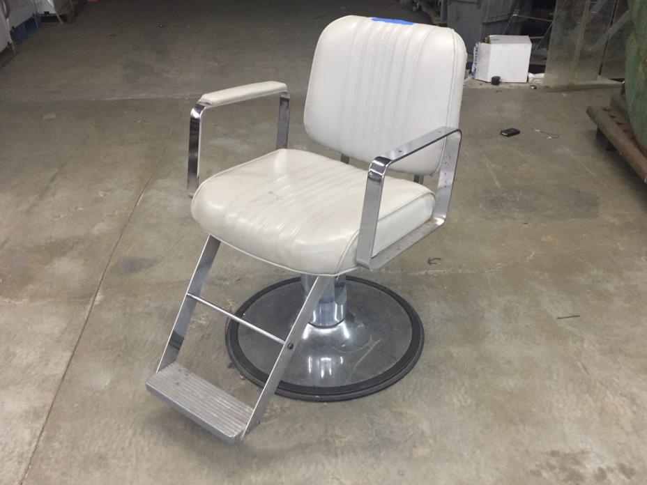 Salon Chair Veeco -Grey- Made in the USA