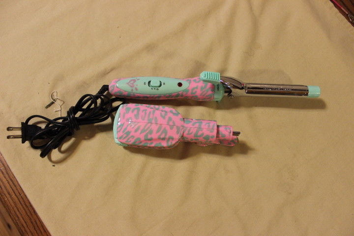 Girls curling iron and crimper WORKS