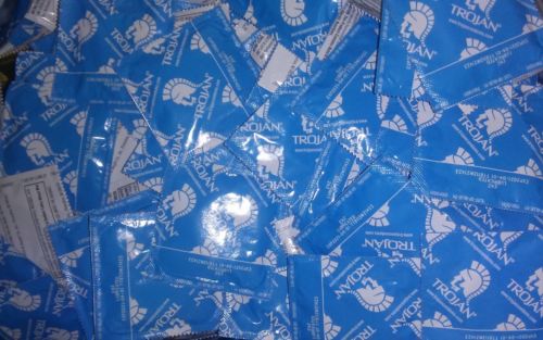 25 Trojan Enz Condoms Bulk No Box Condoms Genuine exp: 04-01-2021 Trojan Condoms