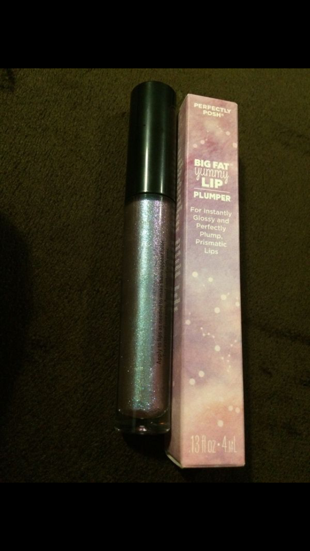 Perfectly posh Big Fat Yummy Lip plumping glitter gloss