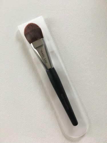 Mary Kay Liquid Foundation Brush New in Protective Sleeve