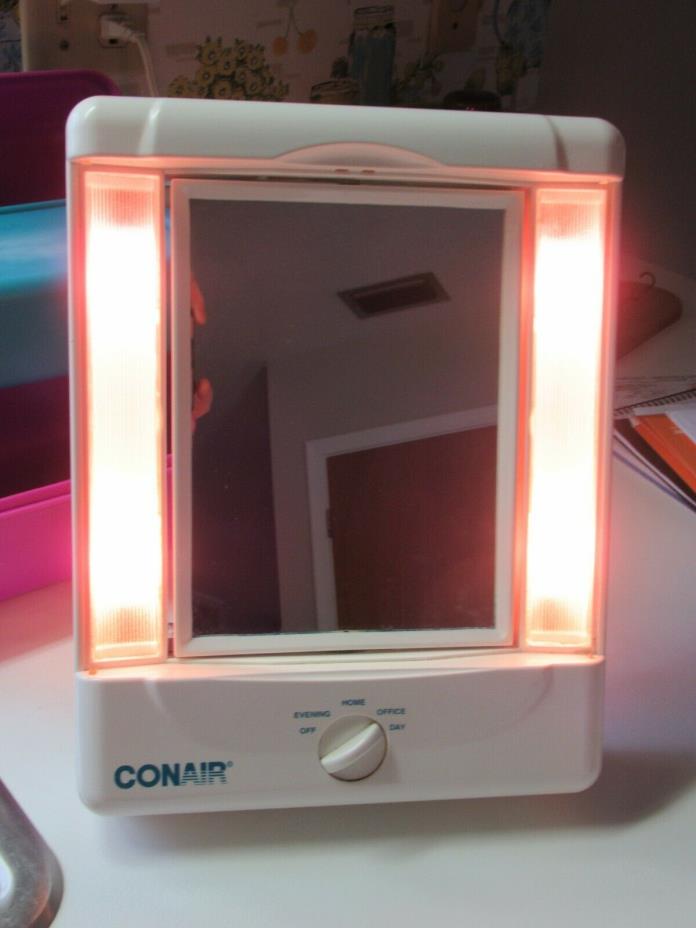 VTG CONAIR 2-SIDED LIGHTED MAKEUP MIRROR 4 SETTINGS EXCELLENT