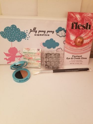 Jelly Pong Pong Cosmetics Supercharged Eyeshadow Brush Meech and Mia Flesh Bag