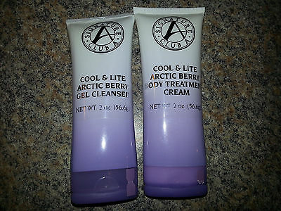 Signature Club A Cool & Lite Arctic Berry Body Treatment Cream & Gel Cleanser