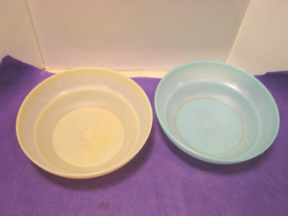 Tupperware 2 Cereal Bowls Yellow and Blue #155 with sheer lids - EUC