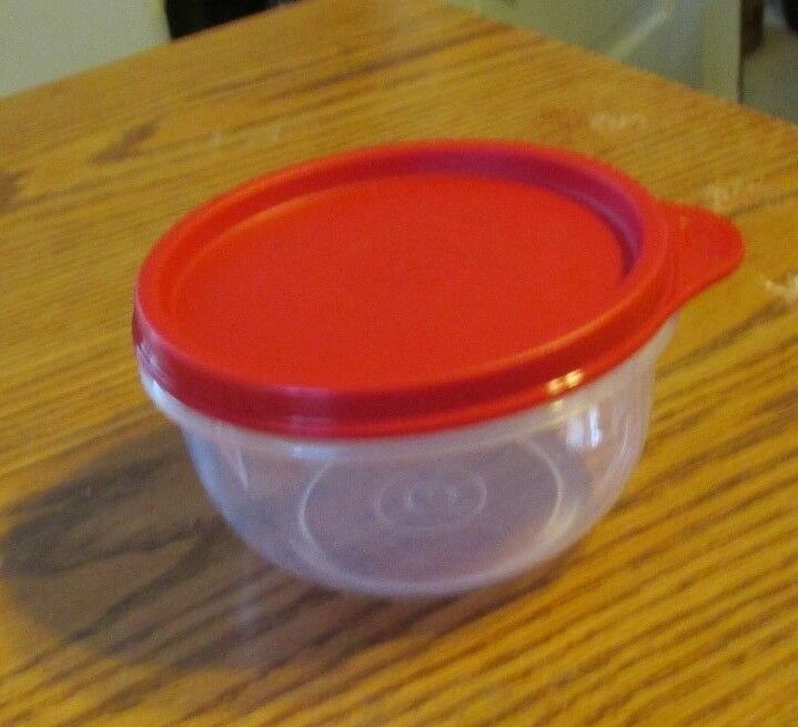 NEW SMALL TUPPERWARE BOWL-CLEAR BOTTOM-RED SEAL-NLA-PUT GOLDFISH OR CHEERIOS
