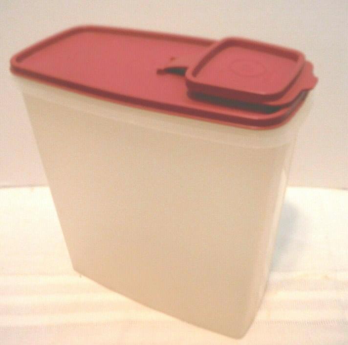 Tupperware Cereal Keeper Store N Pour Large  #1588 - Red lid 1589