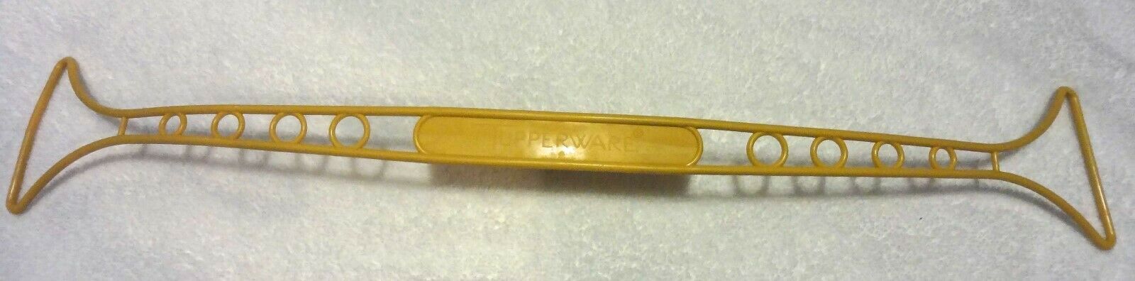 Vintage Tupperware Used Handle for Cake/Pie Taker Harvest Gold 624-13