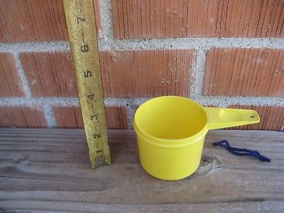 Vintage 1-Cup Size *** TUPPERWARE 761-3 *** Measuring Cup USA