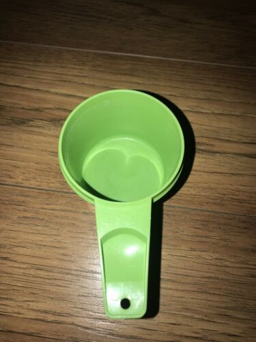 Vintage Tupperware 2/3 Cup Measuring Cup Green