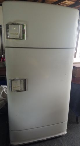 Vintage HTF 1950's Hotpoint 2 Door Refrigerator/Freezer WORKS GREAT!!!!!!