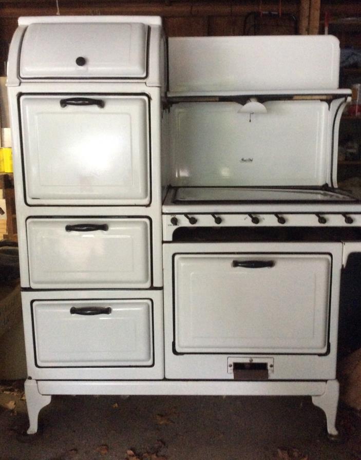 Vintage 1930s Left Stack Magic Chef 1000 Series Oven