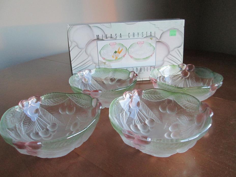 Set of 4 Mikasa Frost Crystal Salad Bowls Cherries Jubilee Pattern