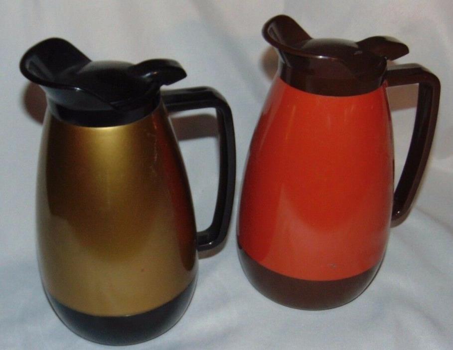 2 THERMO SERV Insulated CARAFE Pitchers 1 Quart 9