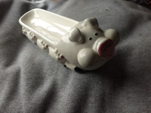 VINTAGE RON GORDON DESIGNS CRACKER,/COOKIE HOLDER Mama Pig & Litter 1983