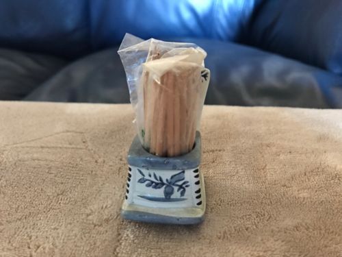 VINTAGE TOOTHPICK HOLDER MADE IN TAIWAN