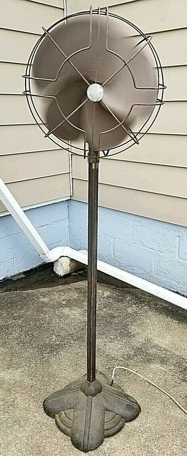 Vintage Westinghouse Industrial Age Art Deco Cast Iron Oscillating Floor Fan