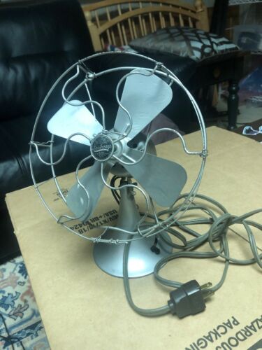 8” Antique Vintage Emerson Seabreeze Fan With Scalloped Blades. Works