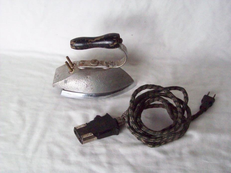 Early 1900's Antique Electric Cloths Iron ~ Heats Up ~ General Electric ?
