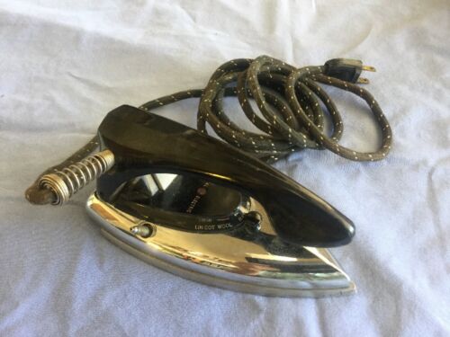 Vintage Travel Iron General Electric GE 17F29, Non Tested And Sold As Is