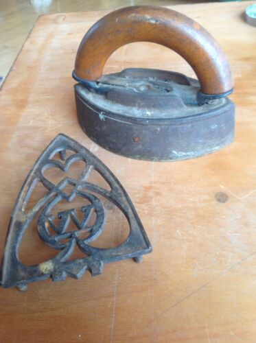 VINTAGE SAD IRON ENTERPRISE? Cast Iron Trivet Collectible Repurpose Primitive