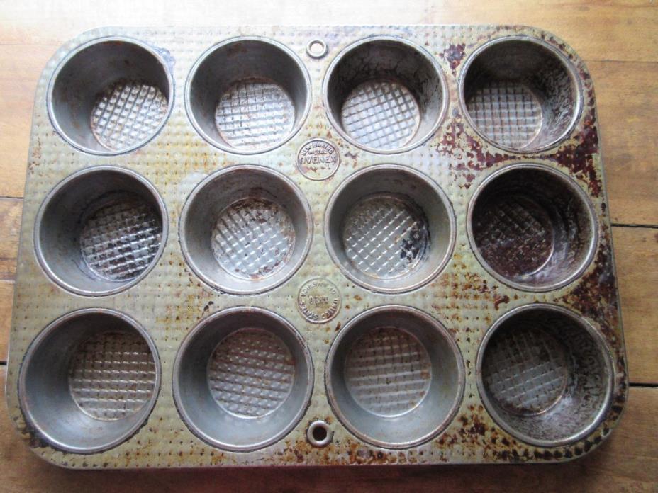 VTG OVENEX 12 CUP CAKE MUFFIN TIN WAFFLE PATTERN