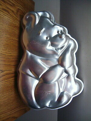 NICE WILTON WALT DISNEY PRODUCTIONS WINNIE THE POOH SHAPED CAKE PAN 515-401