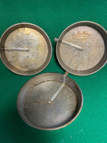 Qty 2 Bake King Release Slider Bar 8.5” Round Cake Pans And Qty 1 No Name 8.5 Pa