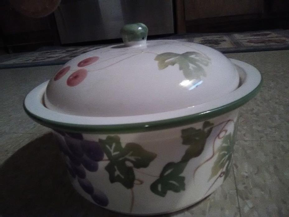 Grape Design , Casserole Dish ,Covered   /  about 2-Qts.