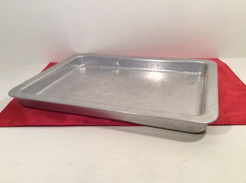 Vintage REMA Ware Aluminum Airbake Cake Pan