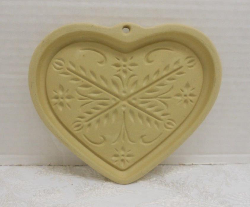 The Pampered Chef Anniversary Heart Cookie Mold  Stoneware 2000 Valentine