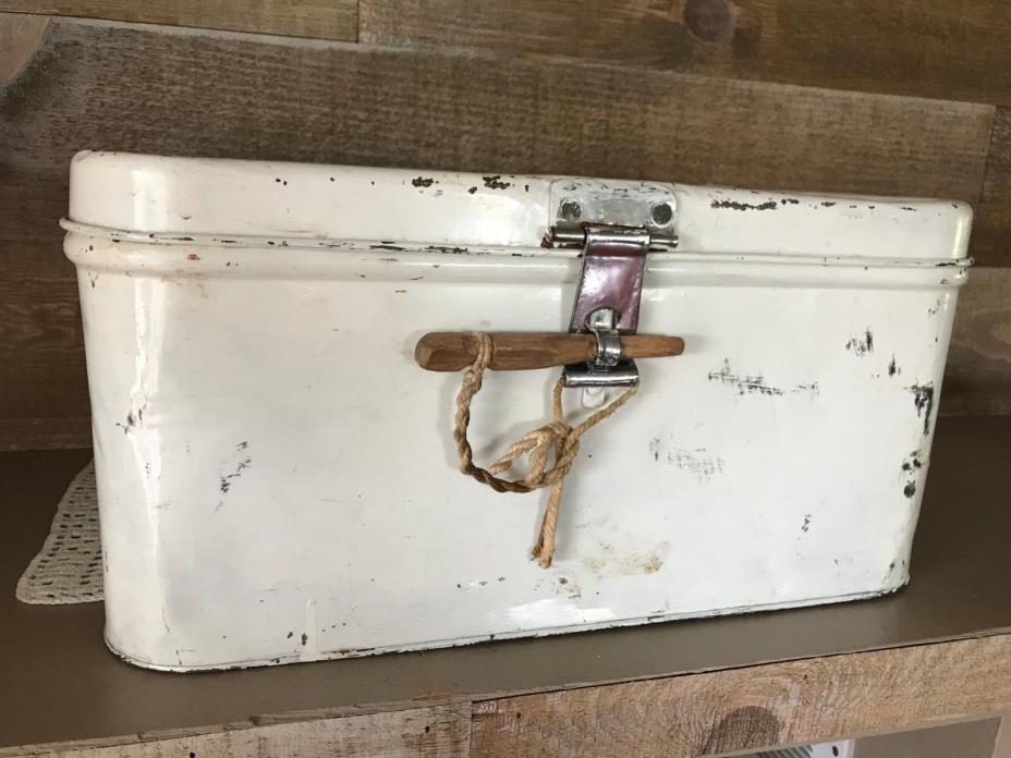 Vintage White Metal Breadbox or Picnic Lunchbox with Latch Closure