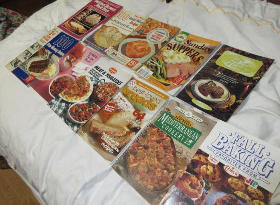 Vintage lot of cookbooks  including Pillsbury prize winning recipes Advertising