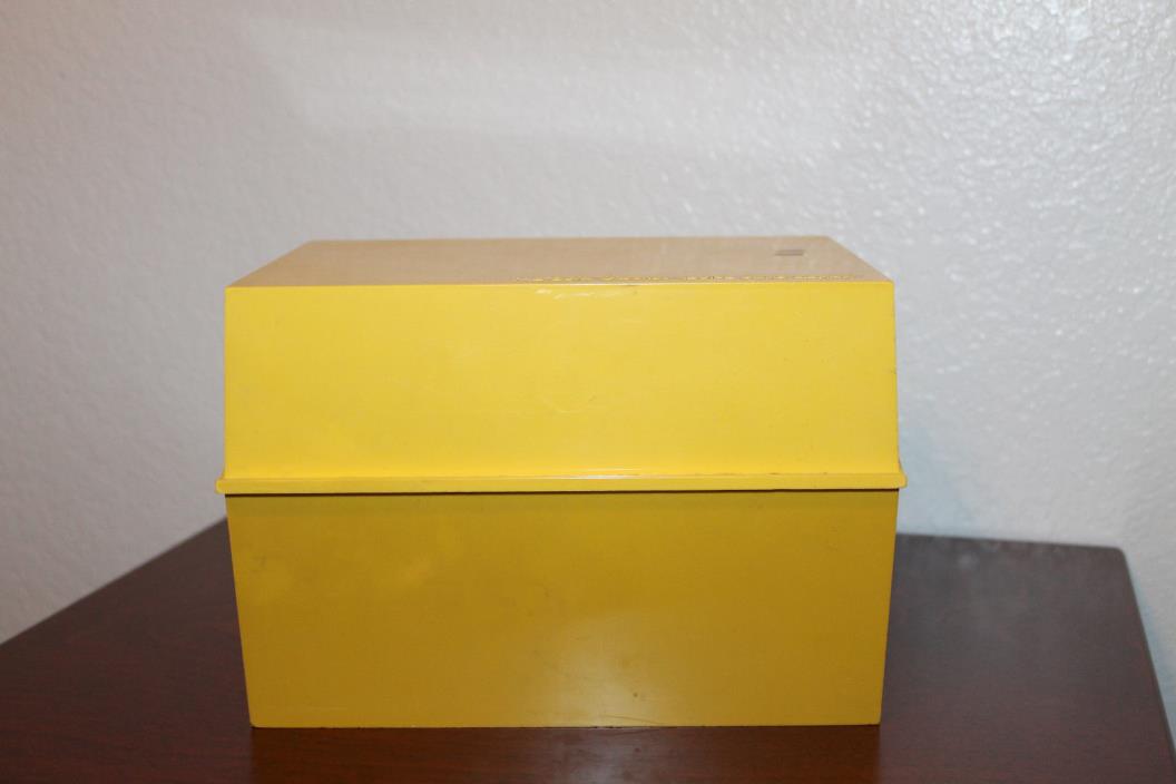 Vintage 1971 Betty Crocker Yellow Box Recipe Keeper Recipe Cards