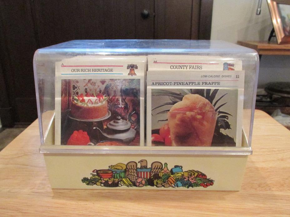 McCALL'S RECIPE CARD COLLECTION WITH FILE BOX RECIPES & INDEX CARDS 1973 EUC!