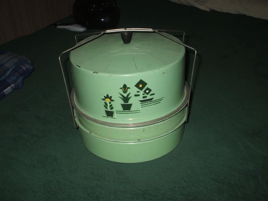 vintage metal pie and cake carrier