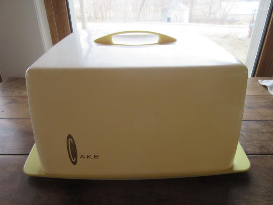 Mid-Century Modern Square Plastic Rubbermaid Cake Carrier Almond/Harvest Gold